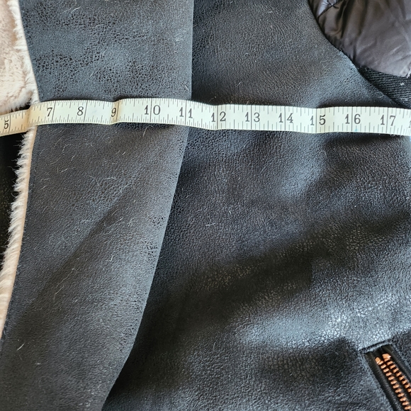 BCBG Generation XS mixed media insulated  winter jacket, faux fur and su… - Picture 10 of 11